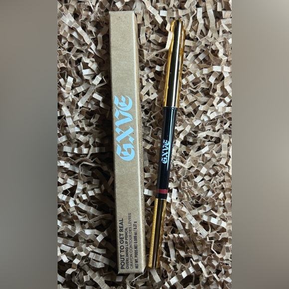 GXVE BY GWEN STEFANI
Pout to Get Real Overlining Lip Liner- Say Whatever - Picture 2 of 15